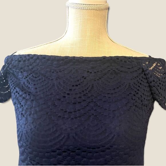 Lilly Pulitzer | EUC Navy Jade Off The Shoulder Dress  Size Small - Picture 8 of 16